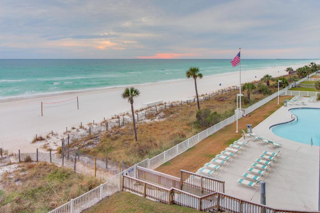 Long Beach Resort #T2-304