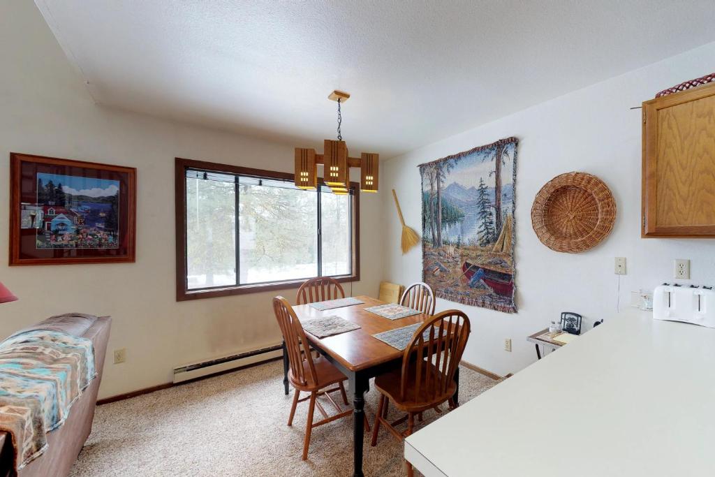 Meadows Condo Unit #16 photo