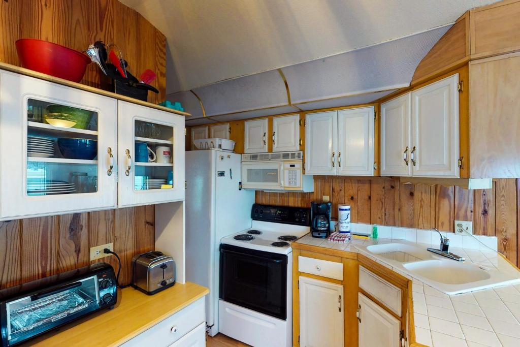 Long Island Village Unit 214 photo