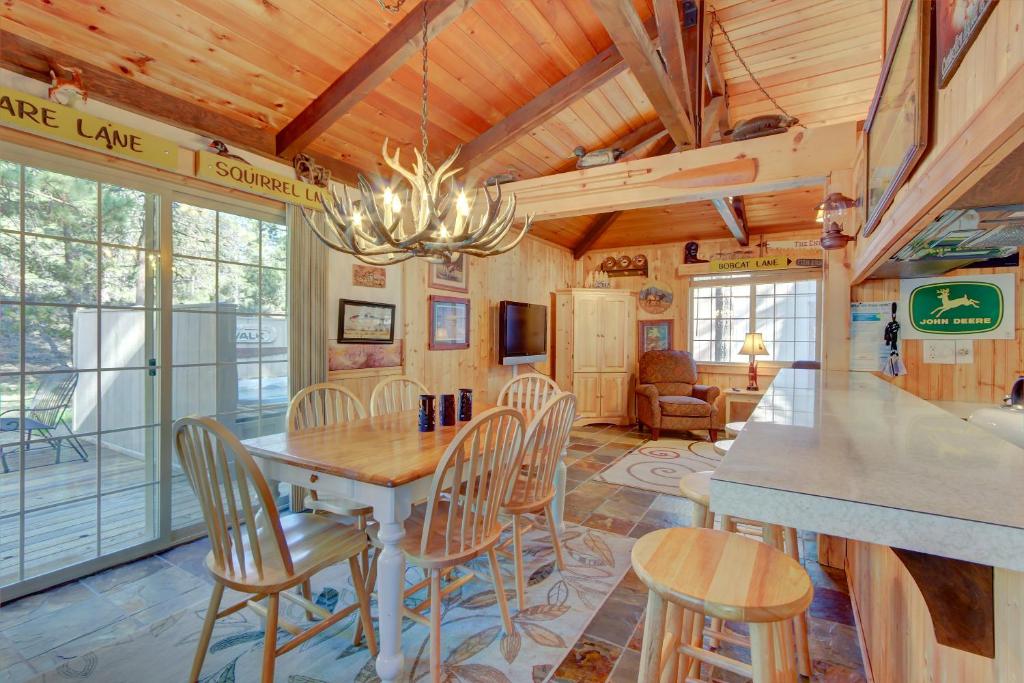 12 Deer Lane photo