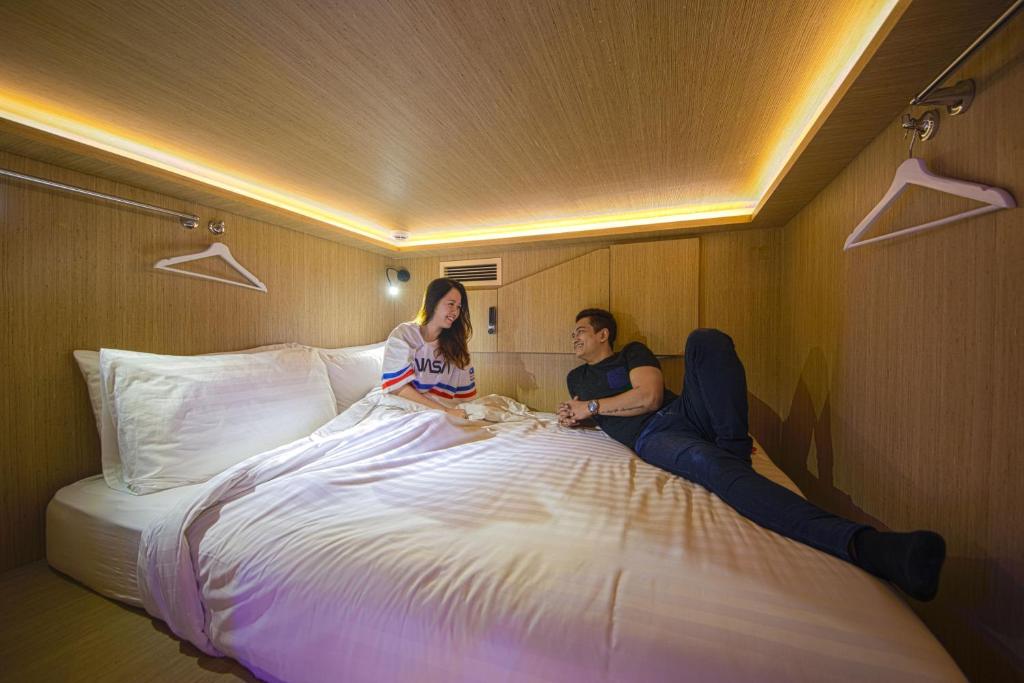 Cube Boutique Capsule Hotel @ Kampong Glam