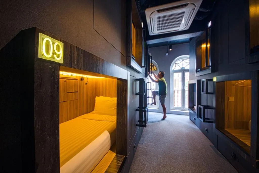 CUBE Boutique Capsule Hotel at Chinatown，位于新加坡的酒店
