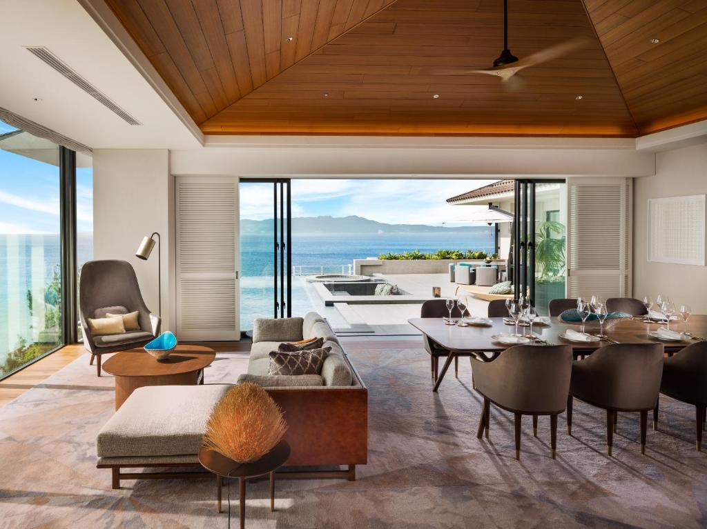 Halekulani Okinawa의 넓고 쾌적한 객실 내부