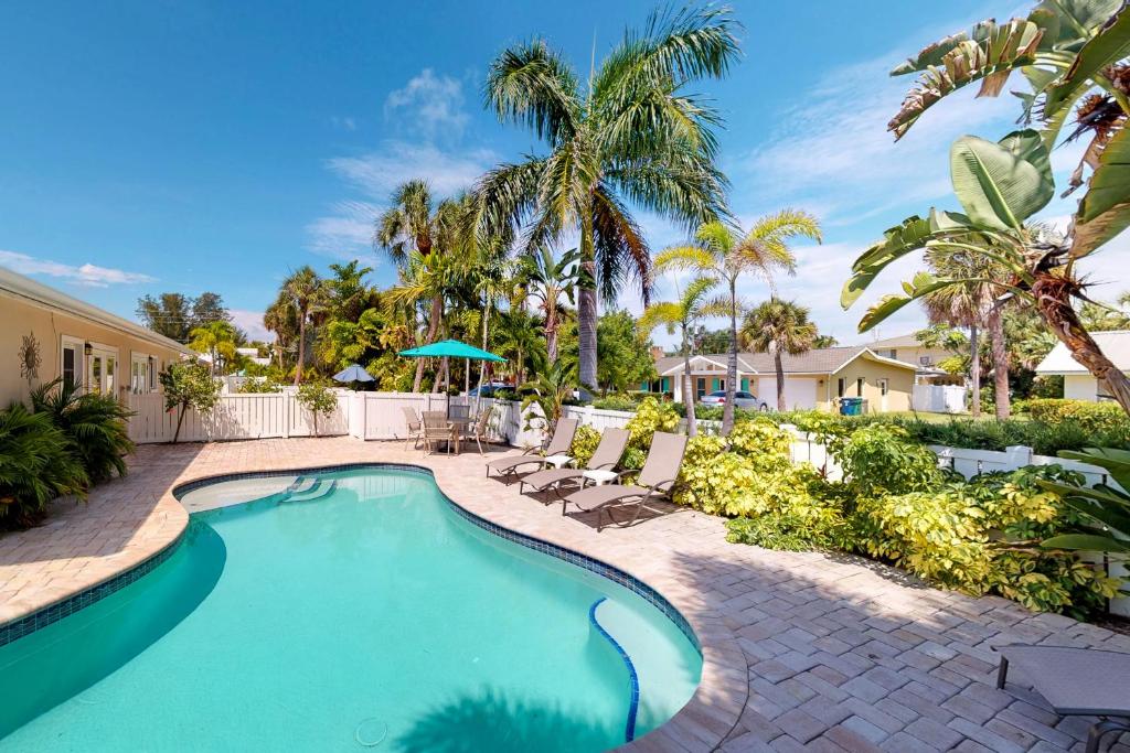 Blue Wave Villa East photo