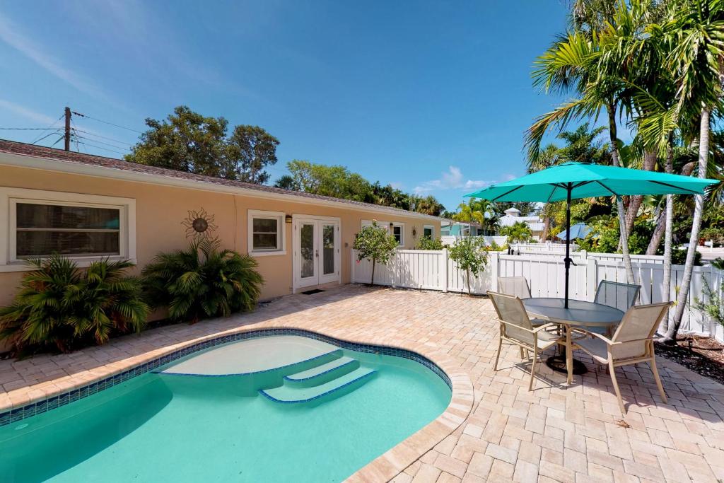 Blue Wave Villa East photo