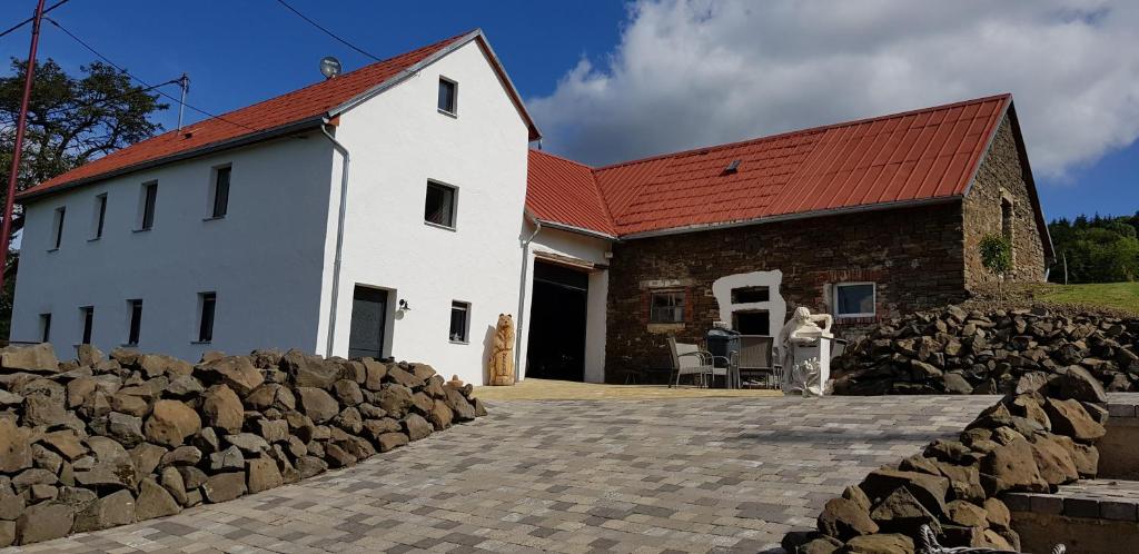 Waldhaus Nearby Nurburgring — Hotel in Bodenbach