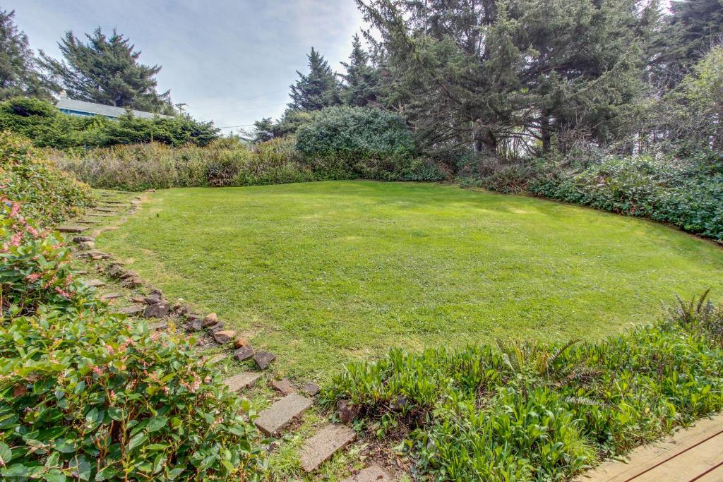 SeaView at Winema Beach Main image 2