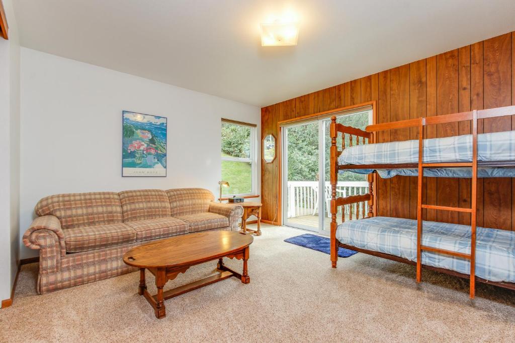 SeaView at Winema Beach Main image 1