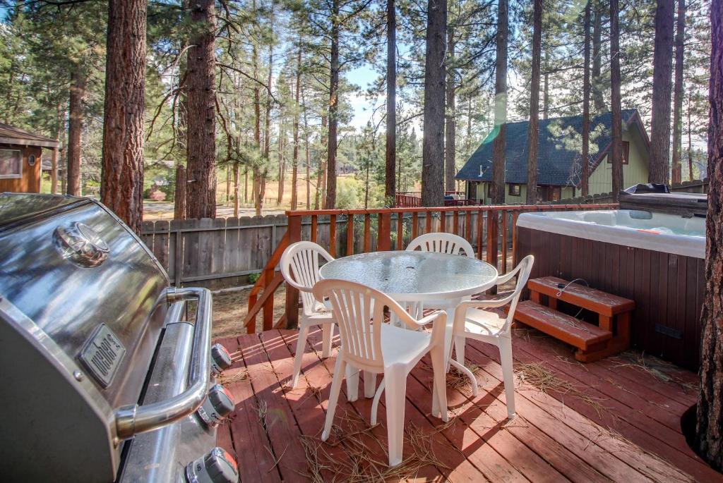 Trout Creek Retreat Main image 2