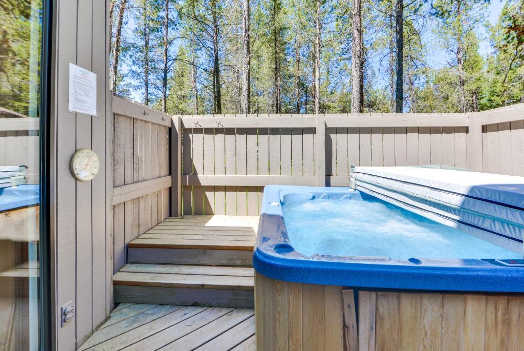 Meadow House 11 | Discover Sunriver photo