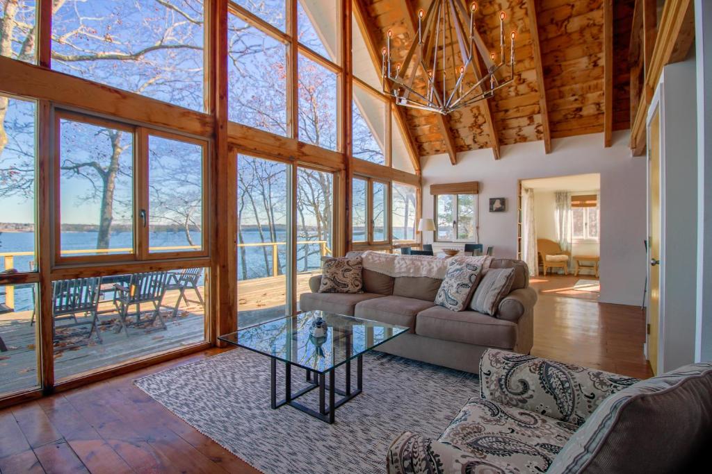 The Eagle's Nest, Waldoboro