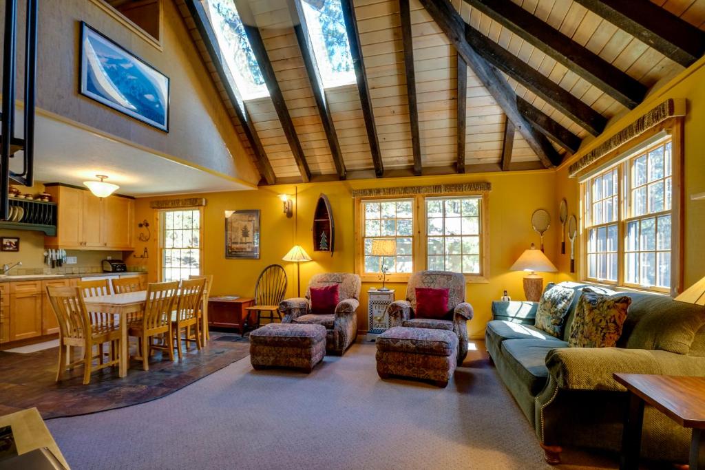 1 Pine Mountain, Sunriver