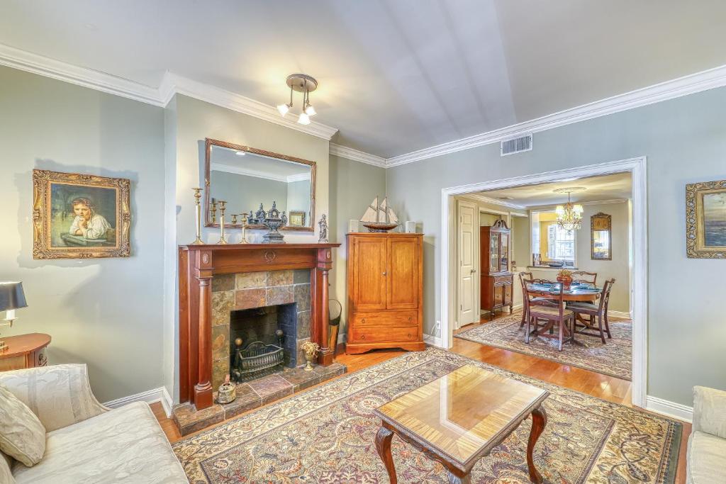 Savannah Lark, Savannah