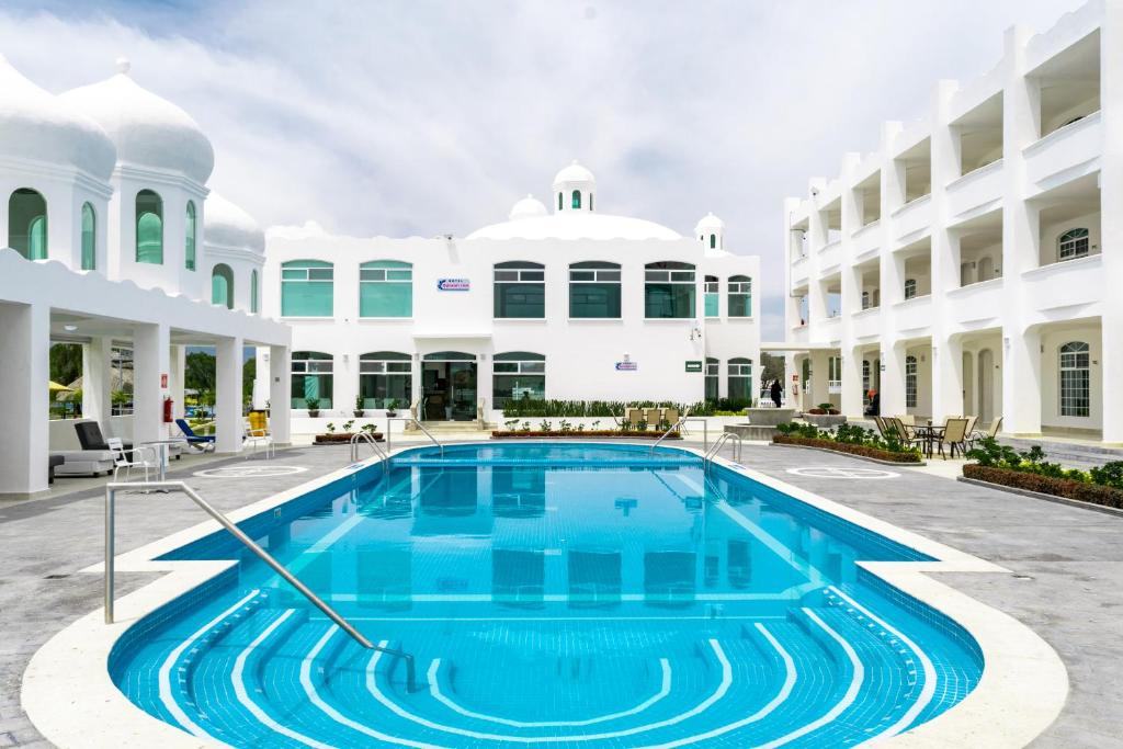 Hotel Splash Inn photo