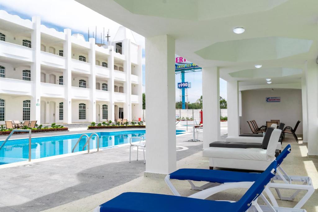Hotel Splash Inn photo