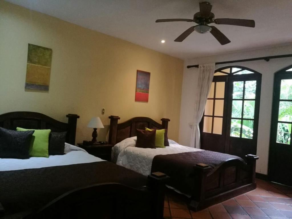 Trapp Family Country Inn — Hotel in Alajuela