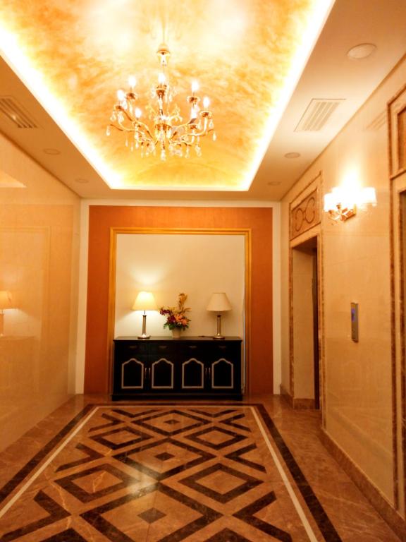 Kampar Champs Elysees King Bed Studio unit 12A21 전경