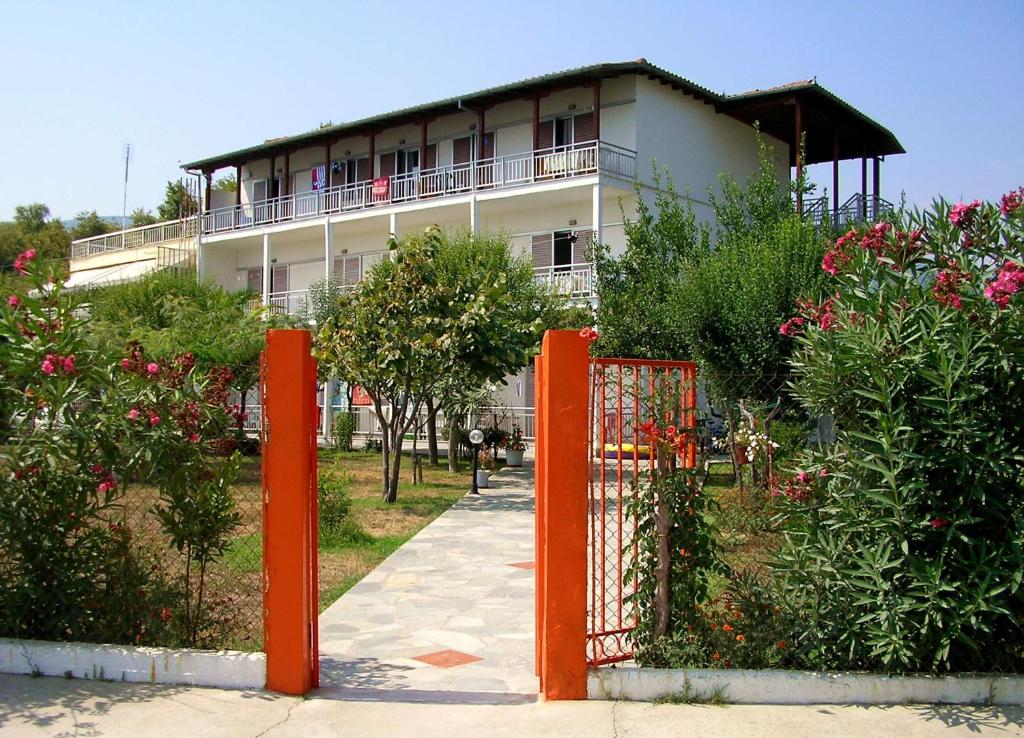 Apartments Ziogas — Hotel in Palaios Panteleimon
