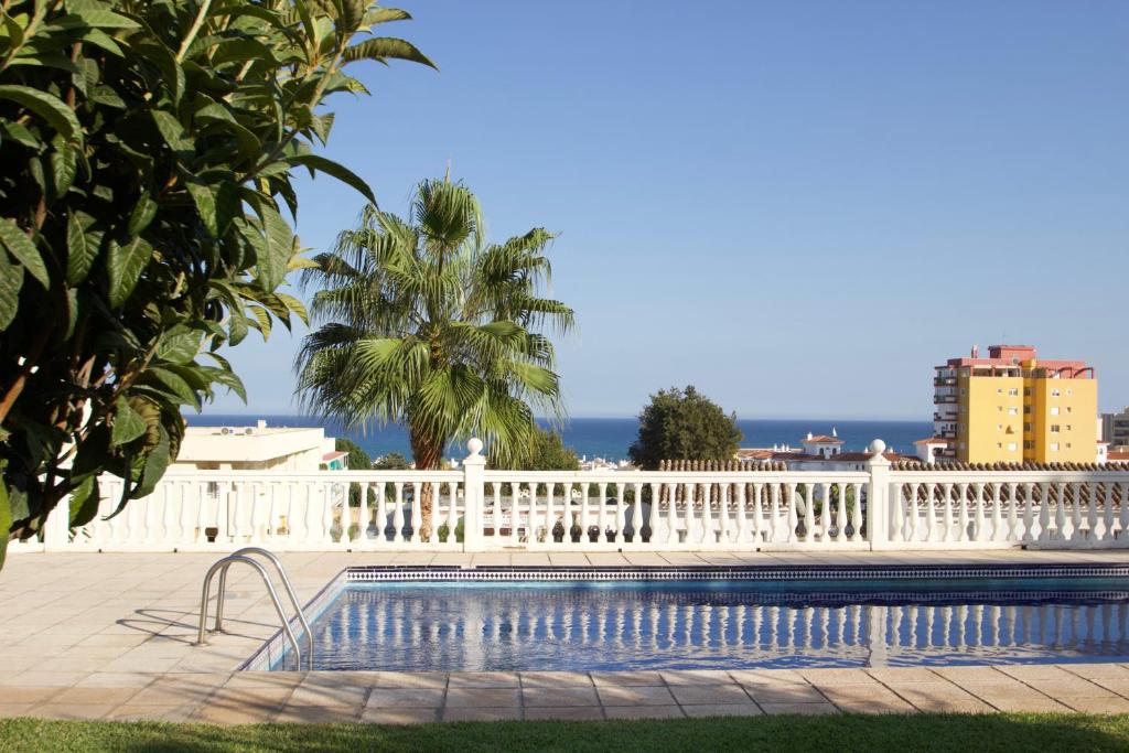 Sunny bungalow with sea view nearby Carihuela Beach - 4