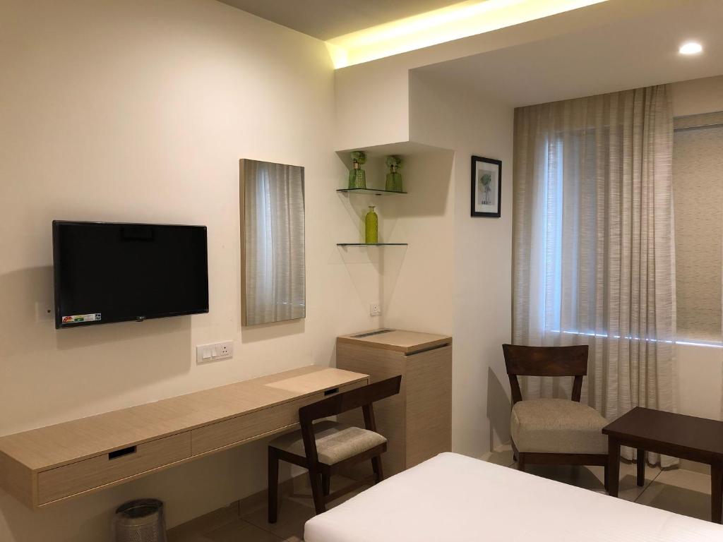 Hotel Riveria by Raj photo