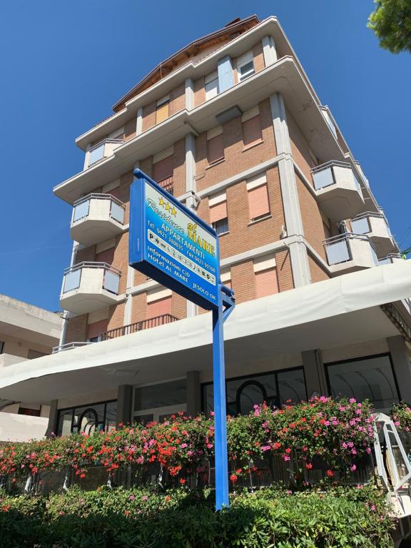 Hotel &amp; Residence Al Mare — Hotel in Lido Di Jesolo