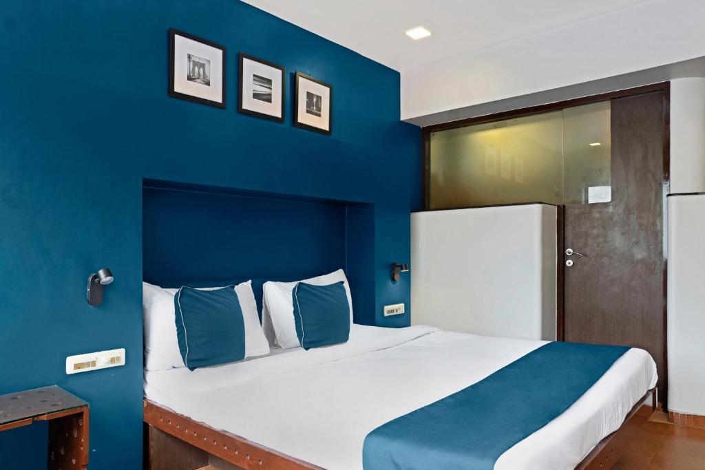 SilverKey Executive Stays 42667 Golden Swan