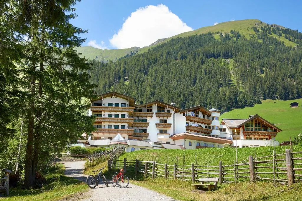 Adler Inn Tyrol Mountain Resort SUPERIOR, hotell sihtkohas Tux