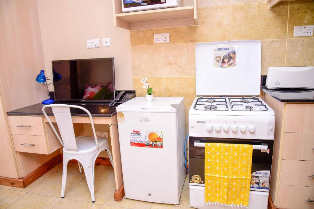 PIT-STOP NAIROBI: LOCATED NEAR AIRPORT & TOURIST CIRCUIT photo