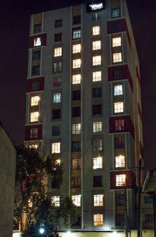 PIT-STOP NAIROBI: LOCATED NEAR AIRPORT & TOURIST CIRCUIT photo
