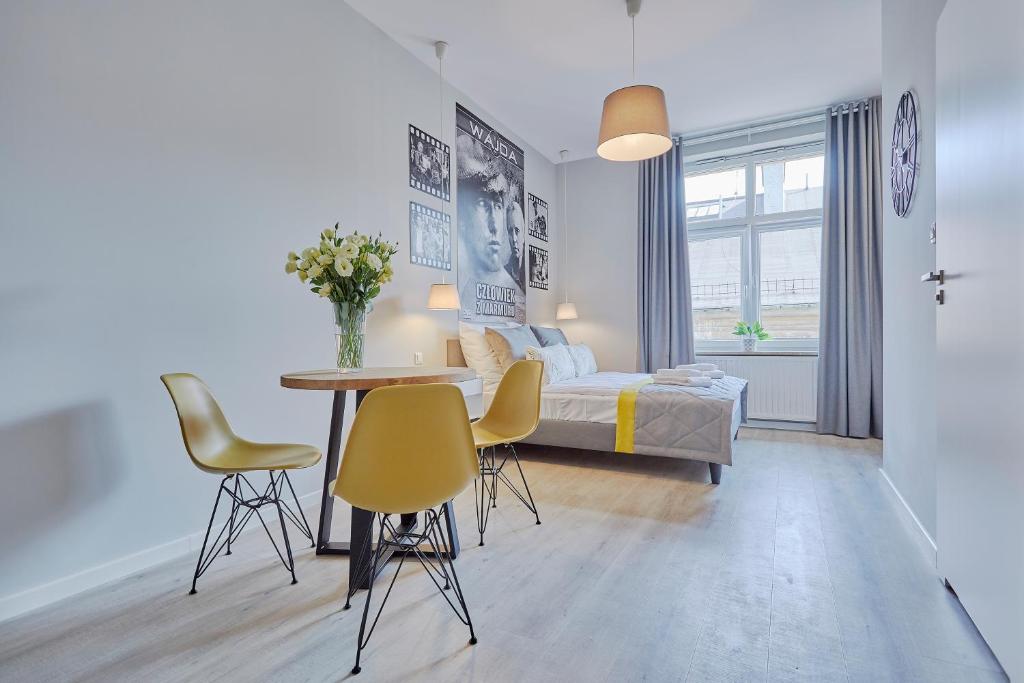 FLORIANSKA 32 by PI Apartments — Hotel in Kraków