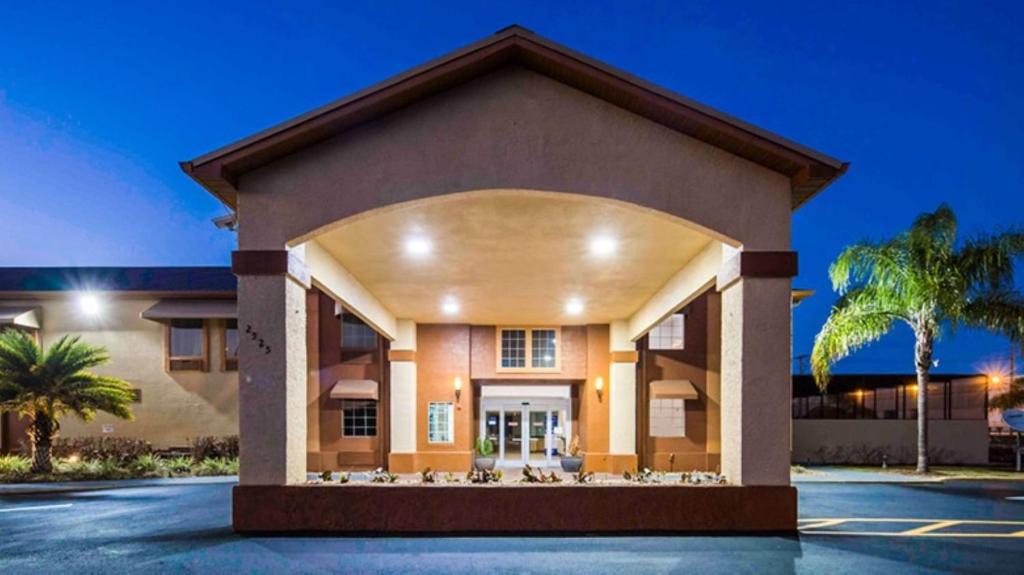 Best Western Mulberry Hotel photo