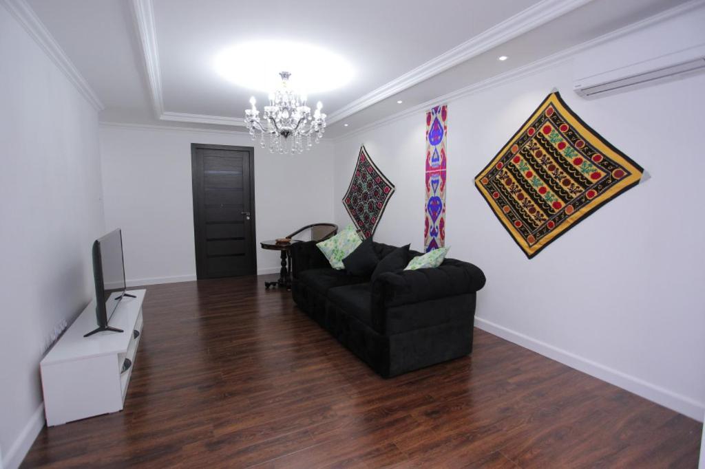 Overlooking Registan Square Luxury 2 Bedrooms Apartment photo