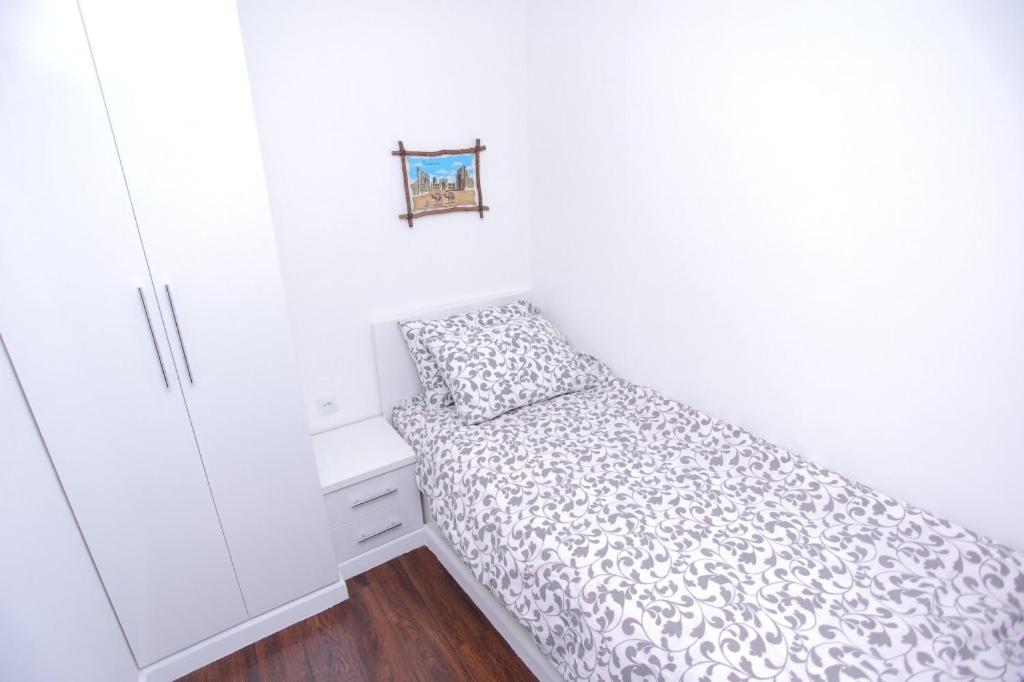 Overlooking Registan Square Luxury 2 Bedrooms Apartment photo