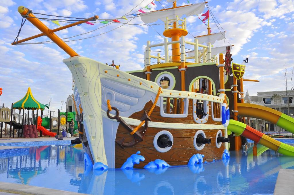 Titanic Royal-Families and Couples only — Attractions for children in Hurghada, Red Sea