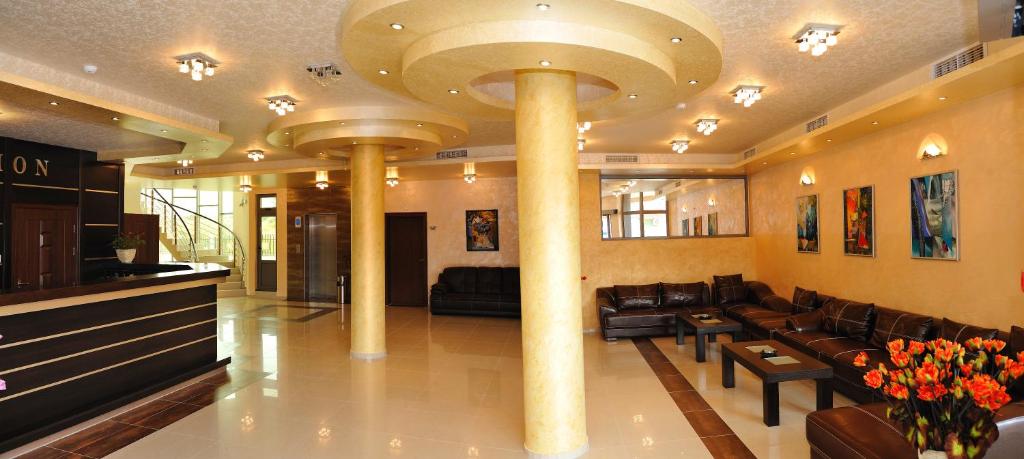 Hotel Iris photo