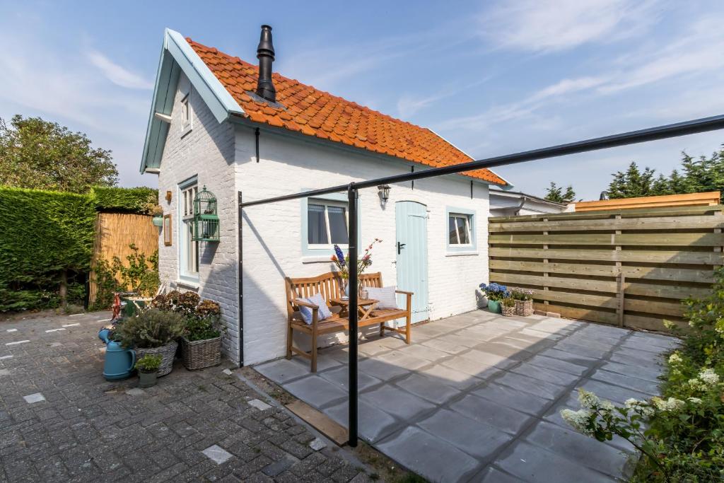 George's Lodges Renesse photo