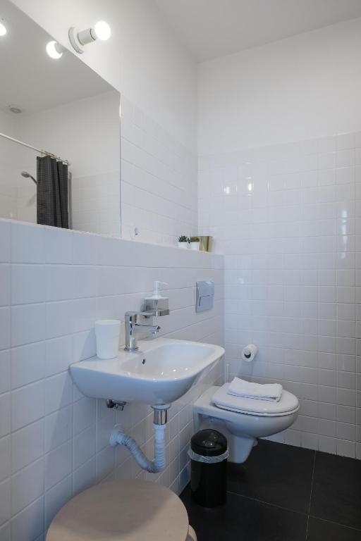 Baixa24 •P2R• Bright Apt in Vibrant Downtown photo