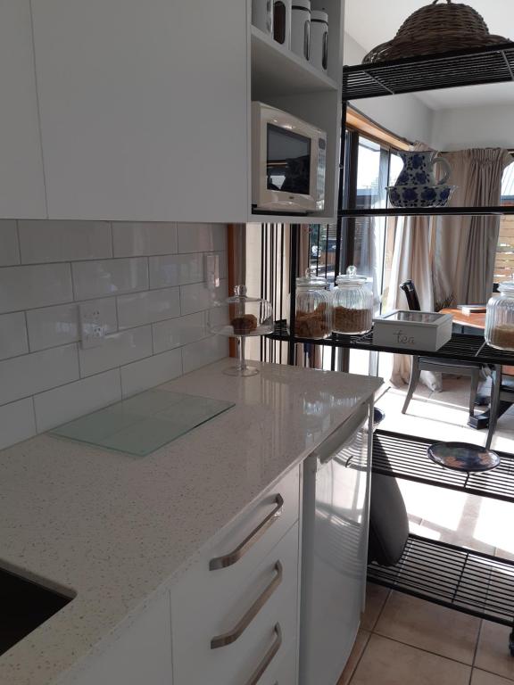 Kitchen, Maples on Harewood Bed and Breakfast in Christchurch