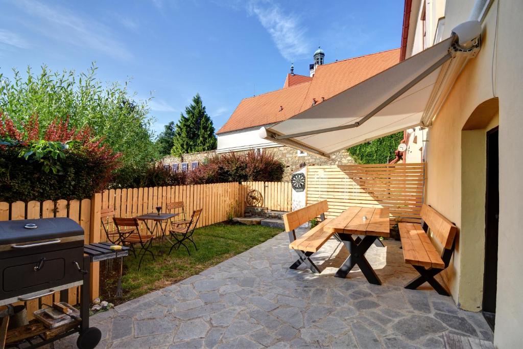 Apartmán u Brány 객실