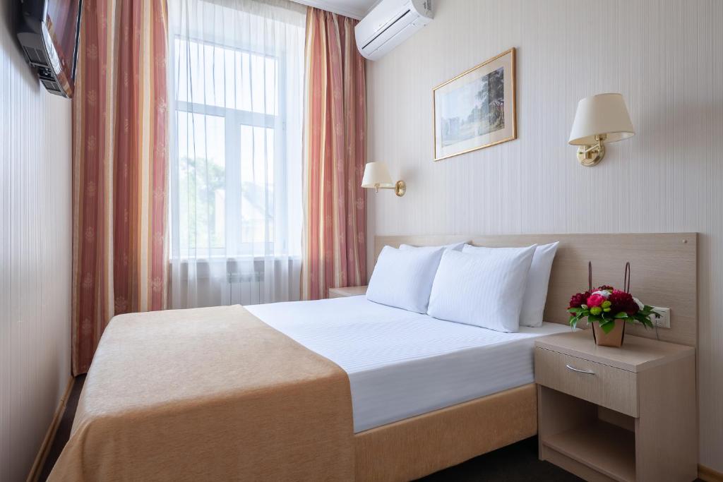 Bristol Hotel photo