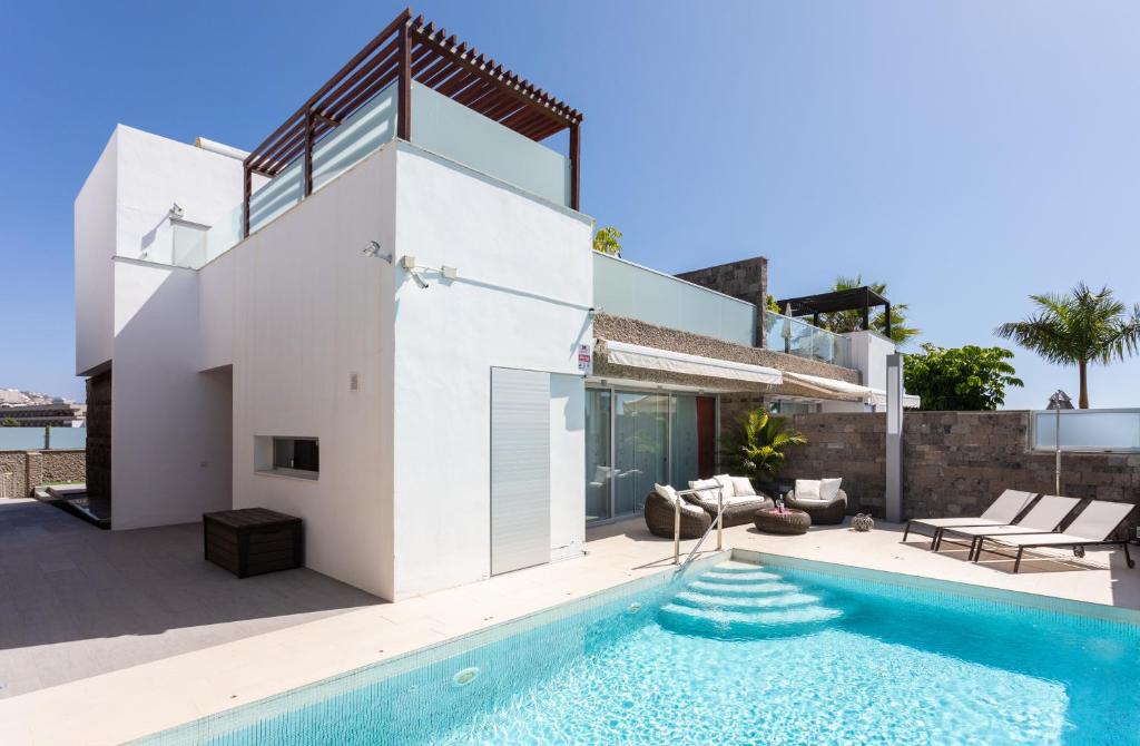 Luxury BKM in Playa del Duque — Hotel in Tenerife