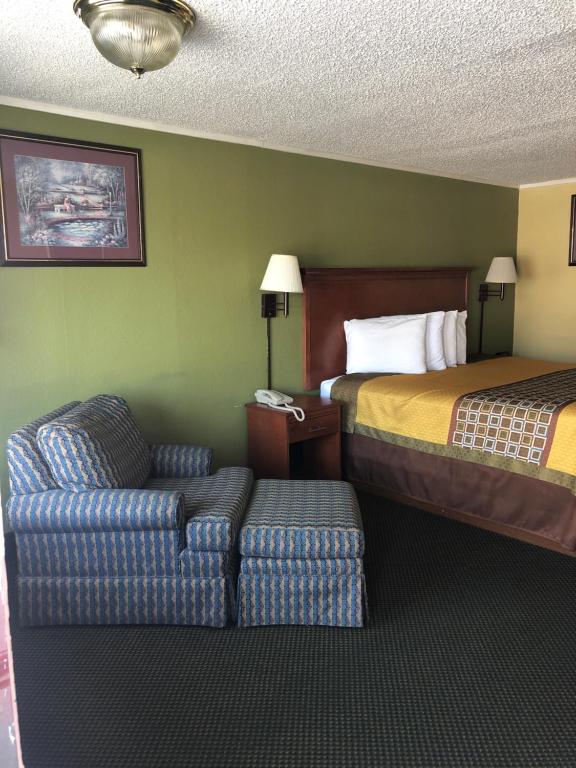 Americas Best Value Inn & Suites Conyers Photo 2