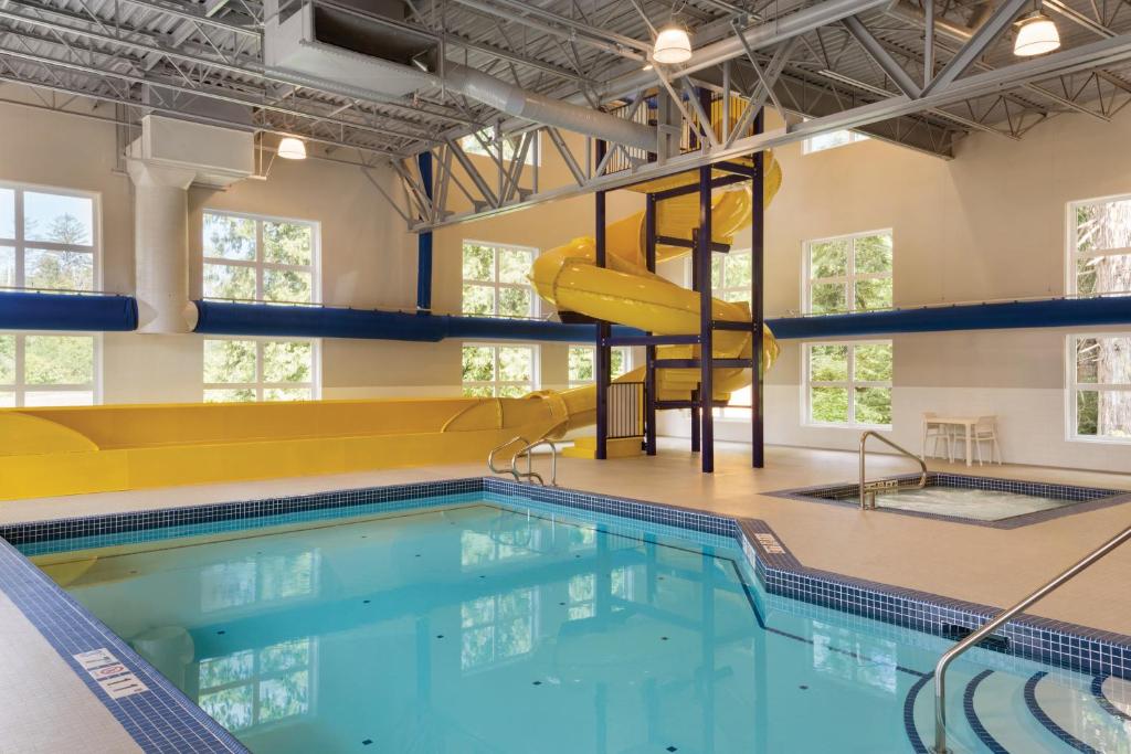 Microtel Inn & Suites by Wyndham Portage La Prairie photo