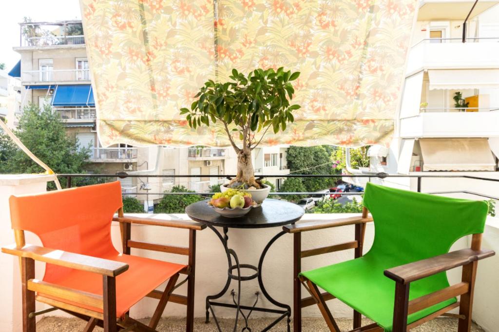 Beautiful appartment under Akropolis! — Hotel in Athens