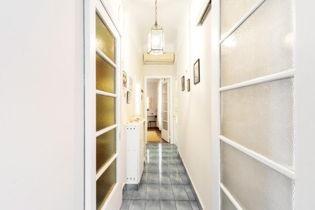 Beautiful appartment under Akropolis! photo