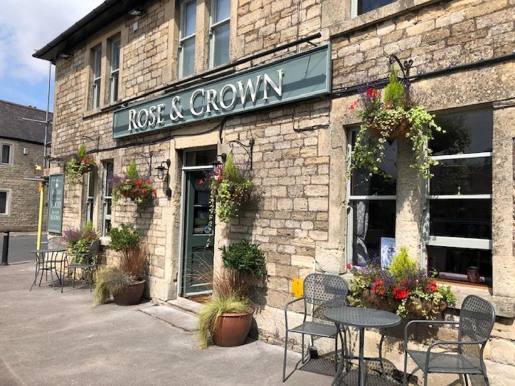 Rose And Crown photo