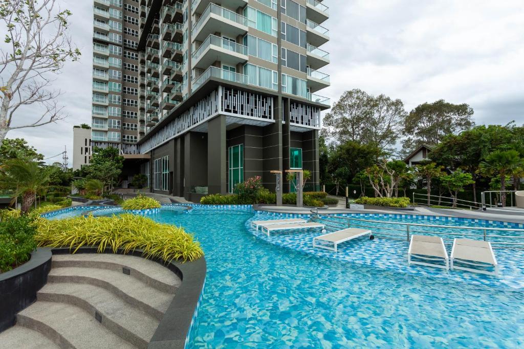 Luxury Beach Front 1 BR / Netflix / Bangsare - Pattaya photo