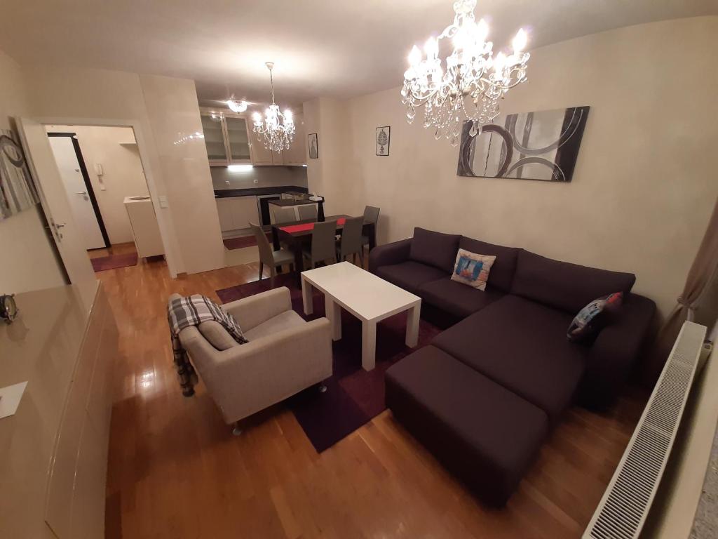 Orange Apartment - 4