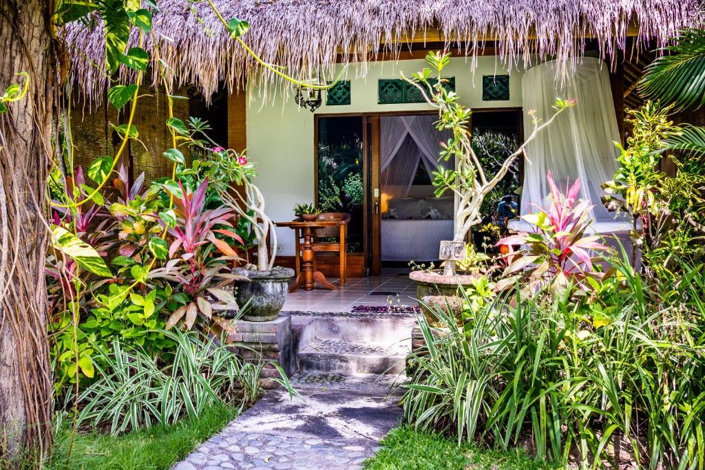 Taman Selini Wahana Beach Resort photo