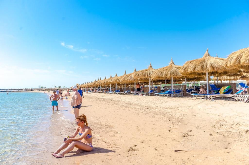 Titanic Royal-Families and Couples only — Beach in Hurghada, Red Sea